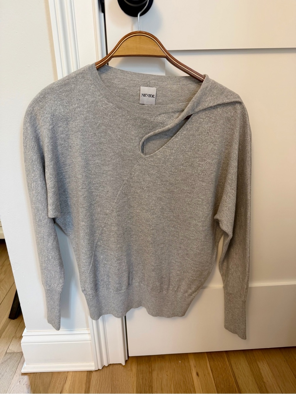 NIC+ZOE Gray Crewneck Sweater with Shoulder Cutout
